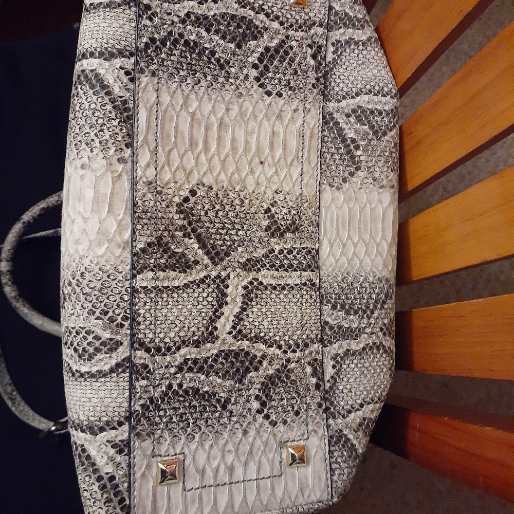 Handbag - Picture 4 of 8